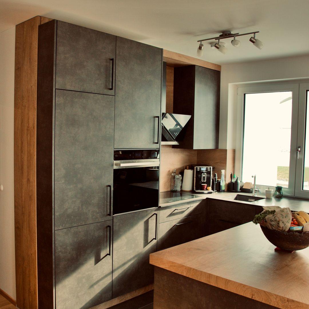 Küche Stone dunkel mit Holz