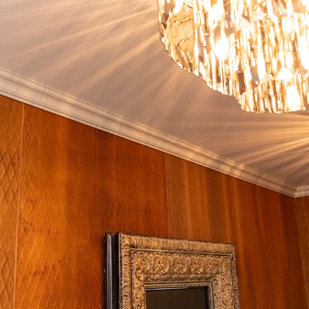 Eingang Altbach Deckeleiste mit Lichtspiel