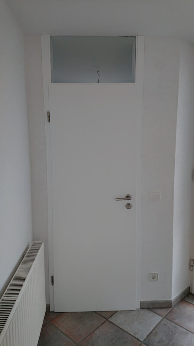 Moebelfolie Haus Eingang Einbauschrank Tür weiss S115 01