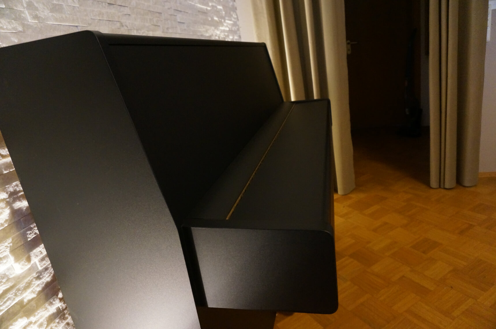 Klavier gestalten und Holz mit Folie bekleben zu schwarz matt 00