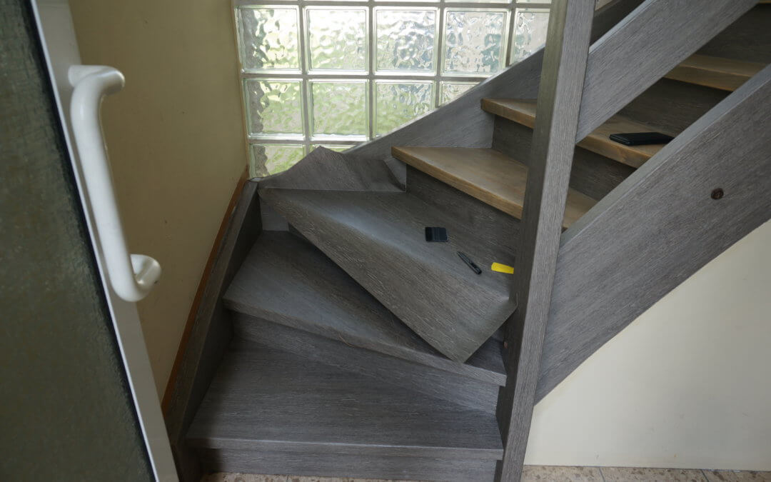 Treppenrenovierung mit Klebefolie