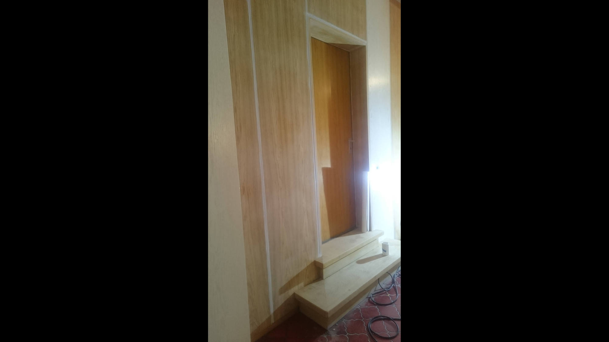 lámina resimdo pared ático madera blanco ejemplo