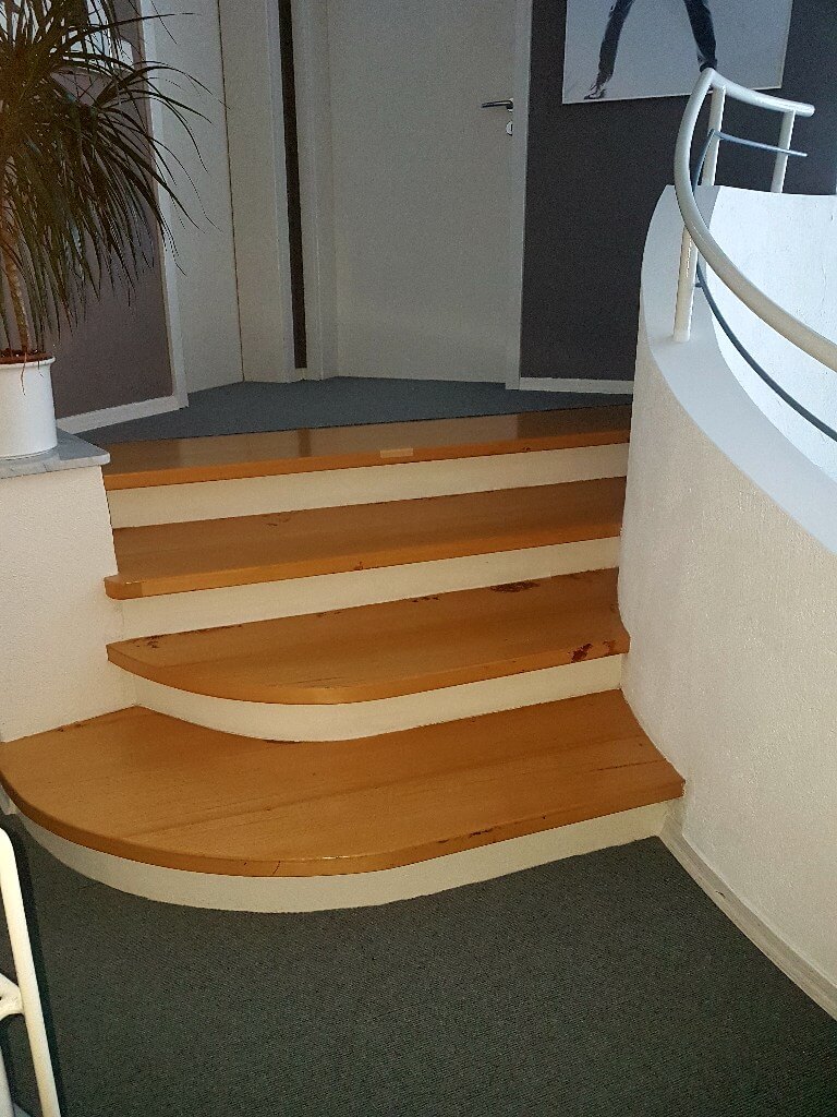 Treppenstufen aufarbeiten selbstklebende Folie Eingang Treppe hell braun W251 04